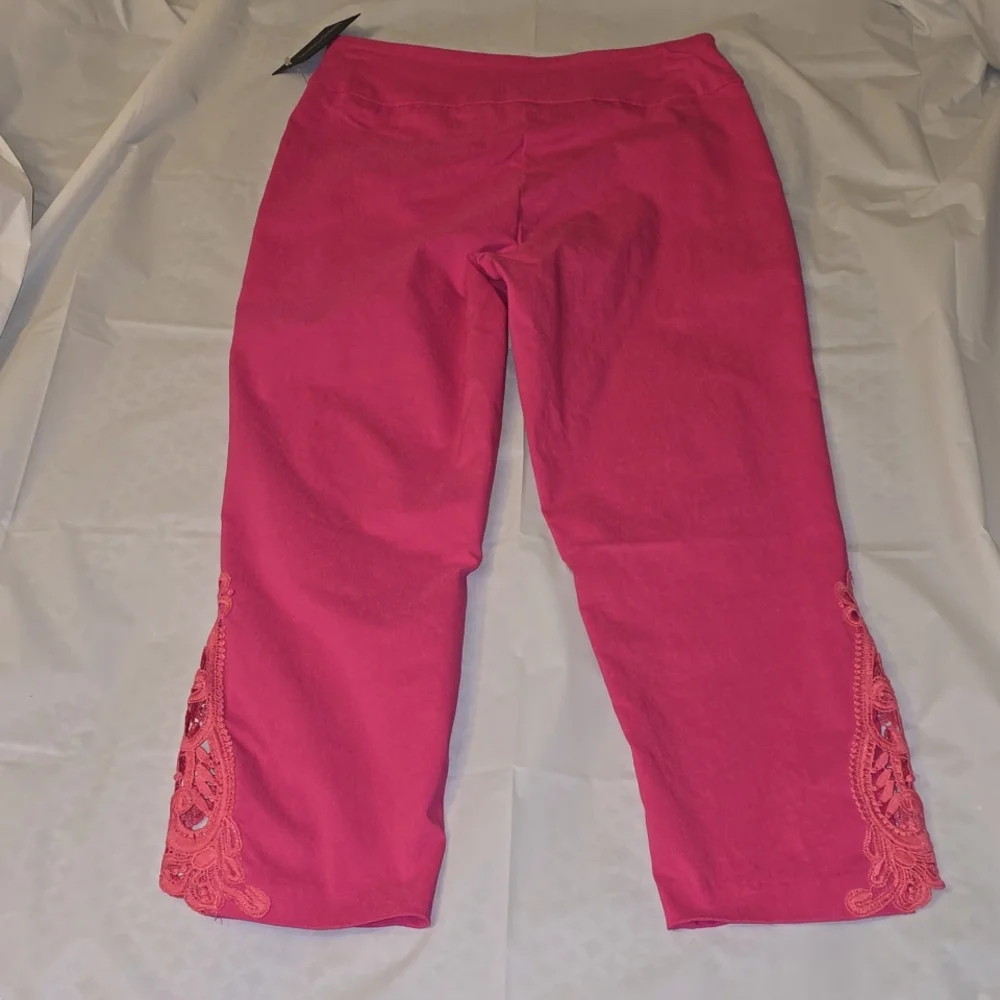 Jessica Riley Stretch Pink Capris with Lace Cutout Small - Picture 7 of 10